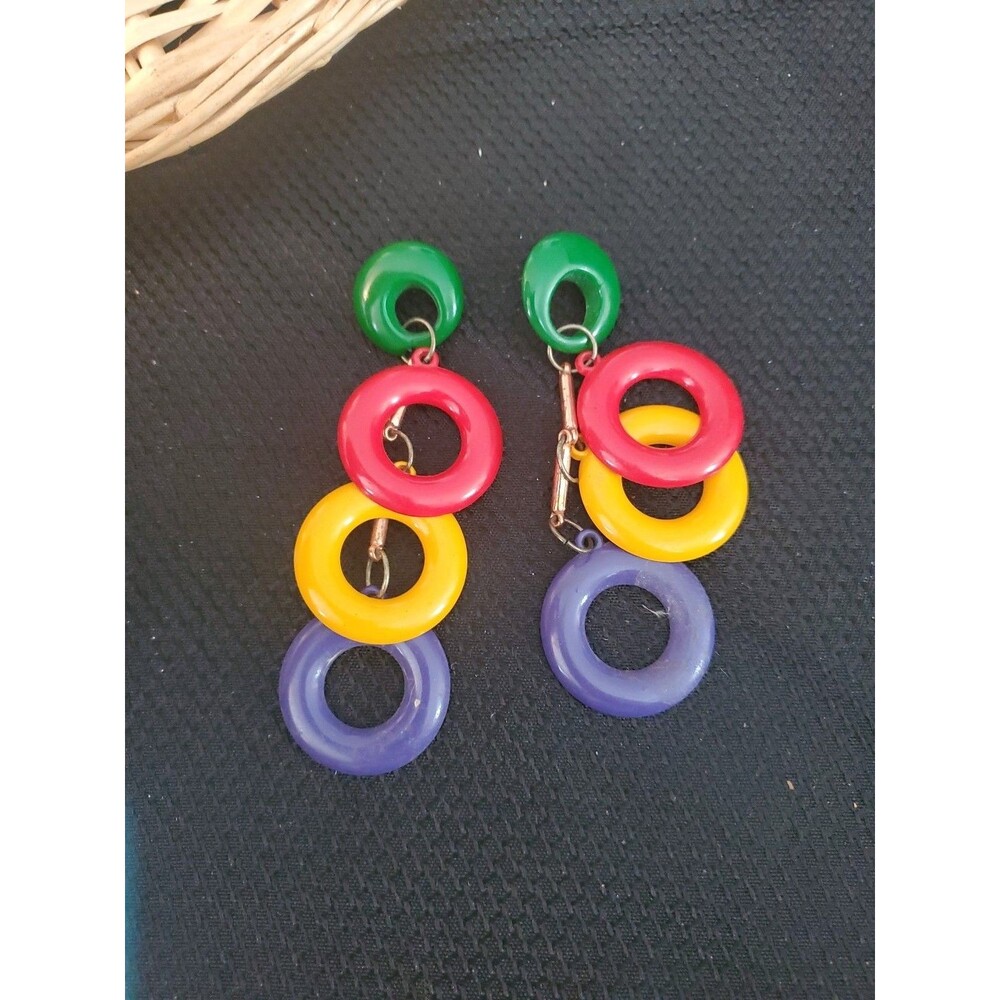 VTG GOLD TONE 1980’s COLOR CIRCLE DANGLE PIERCED EARRINGS RETRO RED PURPLE GREEN